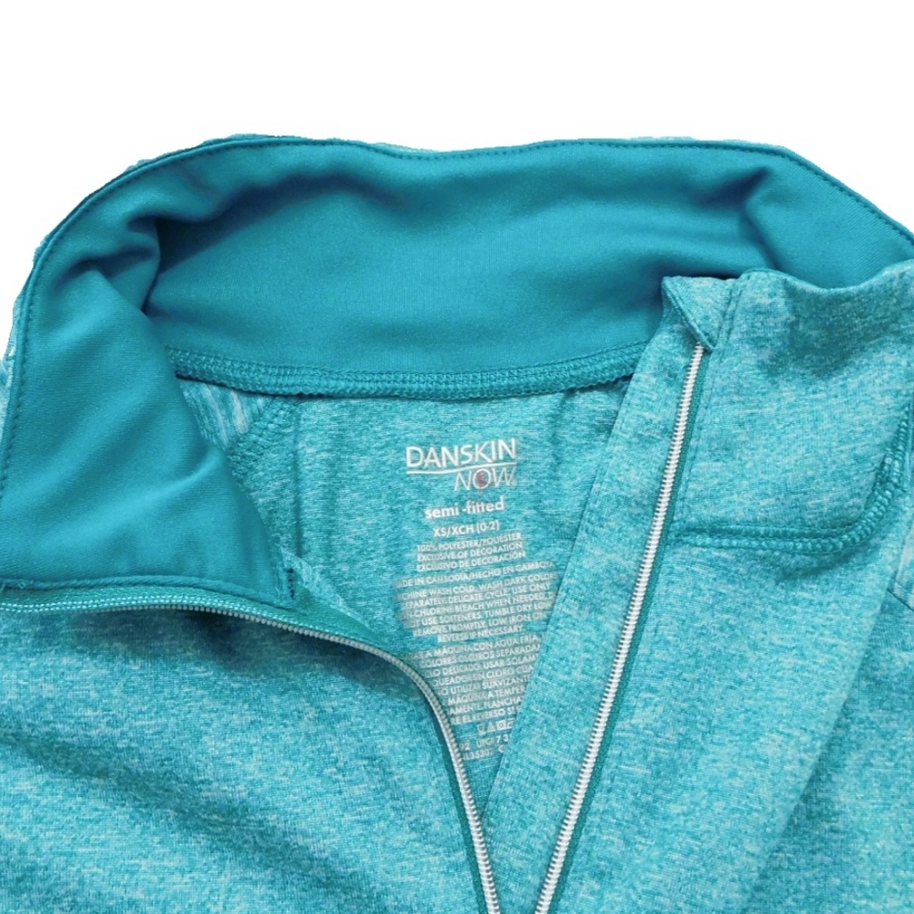 DANSKIN WMNS XS 1/2 ZIP THUMB HOLES  PULLOVER - Picture 4 of 6